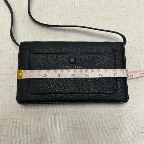 Marc Jacobs Elegant Black Crossbody Bag - Picture 9 of 12
